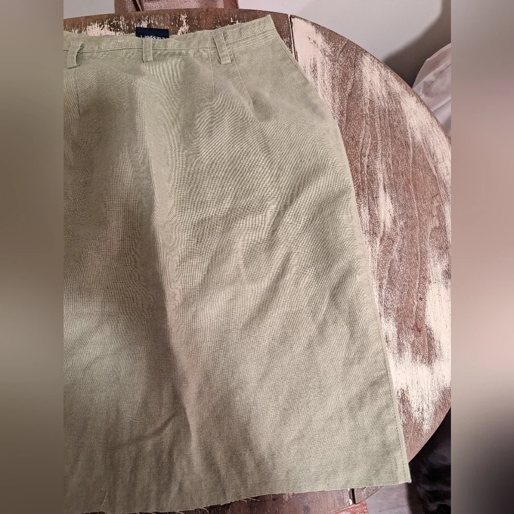 Lizsport‎ Olive green linen skirt size small (Liz Sport).
